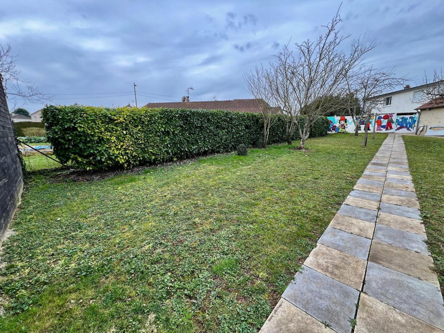 Chez Marcel - Maison 3 Chambres Lussac-les-Châteaux Exterior foto